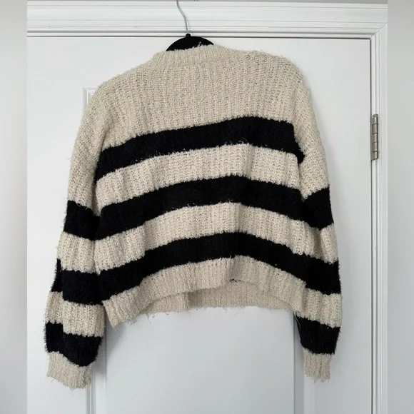 Lush Sweater - Picture 2 of 2